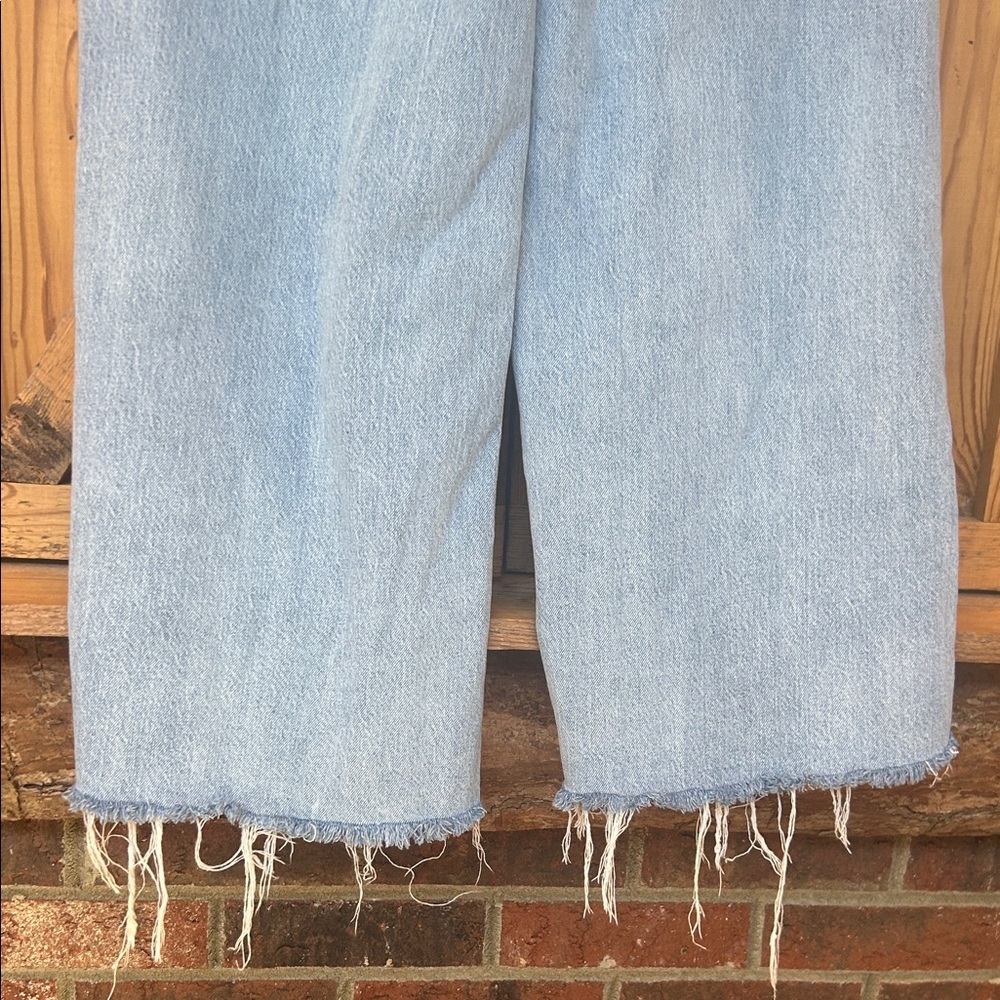 Women’s Aeropostale High-rise, super wide leg, light-washed, distressed jeans 10 - Picture 5 of 12